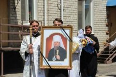 Прощание с митрополитом Митрофаном прошло в луганском Свято-Петропавловском соборе