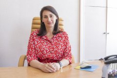 «За пять минут кистью умелой мир черно-белый весь разрисуют чудаки…»