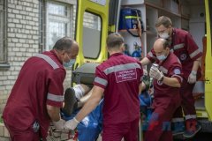 Луганские медики в ходе тренировки оказали помощь условно пострадавшим при артобстреле