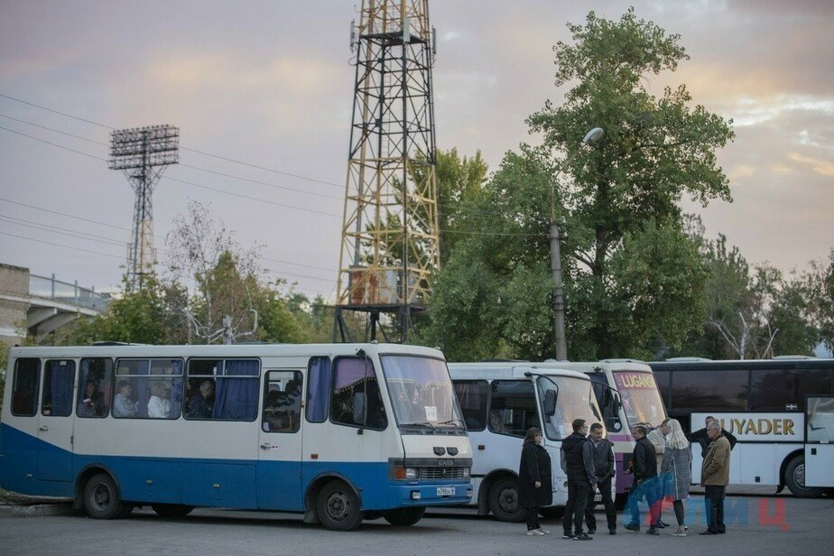 Автобусы с желающими проголосовать в РФ луганчанами ежедневно выполняют около 60 рейсов