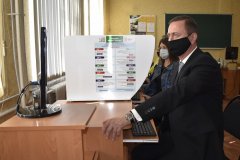В числе первых в голосовании принял участие глава Администрации Брянки