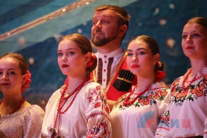 Второй этап республиканского фестиваля-конкурса казачьей культуры прошел в Луганске