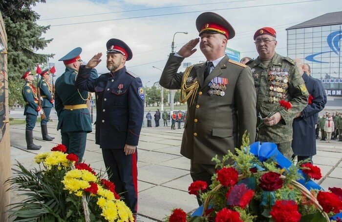 В столице ЛНР прошли праздничные мероприятия по случаю 7-й годовщины создания Народной милиции