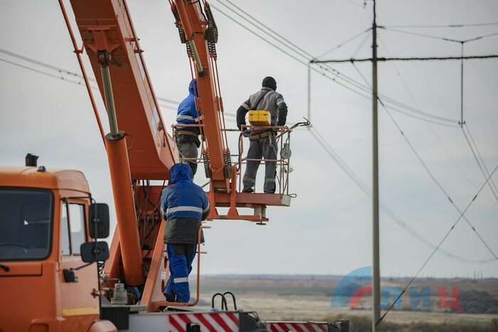 Специалисты РСК осуществляли ремонт электросети в рамках утвержденного плана