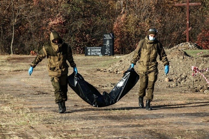 Спецгруппа извлекла из захоронения в районе Видного останки еще 10 жертв ВСУ