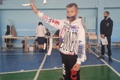 Юные авиамоделисты представили 55 моделей самолетов и парашютов на соревновании в Луганске