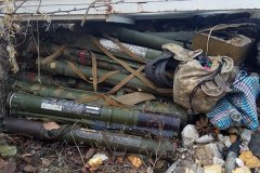 Выявлен тайник с оружием и боеприпасами ДРГ противника