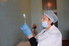 Иммунизация населения продолжается