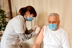 К вакцинации стоит подходить со всей ответственностью, – глава Администрации Красного Луча