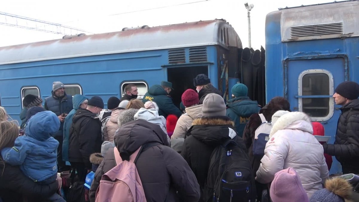 Сотрудники МЧС ЛНР приняли участие в оказании  помощи по эвакуации мирного населения