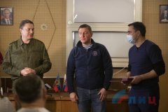 Глава ЛНР вручил награду председателю комитета Госдумы по охране здоровья