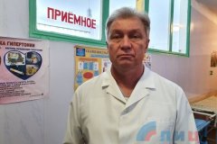 Тяжесть ранения не позволила спасти раненную при обстреле жительницу Первомайска - медик