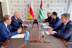 Главы внешнеполитических ведомств Республик Абхазия и Южная Осетия обсудили ситуацию на Украине