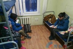 Военнослужащие НМ ЛНР эвакуировали в Луганск первую группу жителей Рубежного