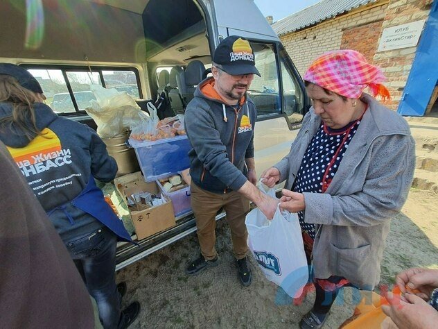 Общественники доставили горячие обеды и гумпомощь в освобожденные Муратово и Кряковку