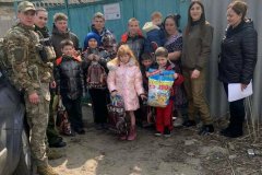 Работники Генпрокуратуры ЛНР доставили гумпомощь в детдома Станично-Луганского района