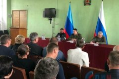 Глава Республики встретился с руководителями и жителями освобожденного Меловского района