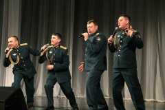 Ансамбль песни и пляски ЮВО выступил в Луганске в поддержку жителей Республики