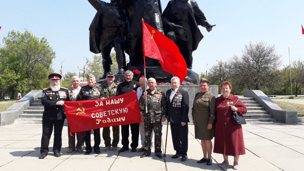 Помним подвиг героев, чтим память погибших воинов