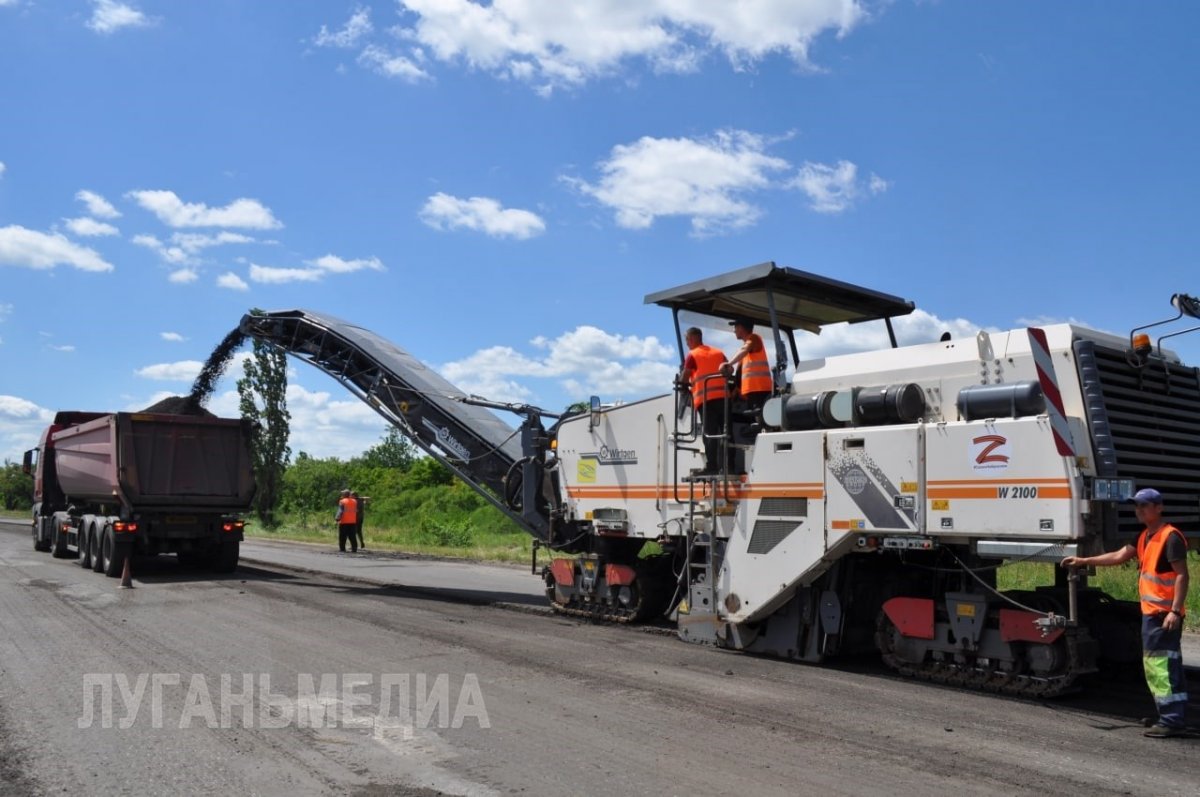 Стартовали работы по ремонту участка автодороги от поселка Михайловка в сторону города Дебальцево