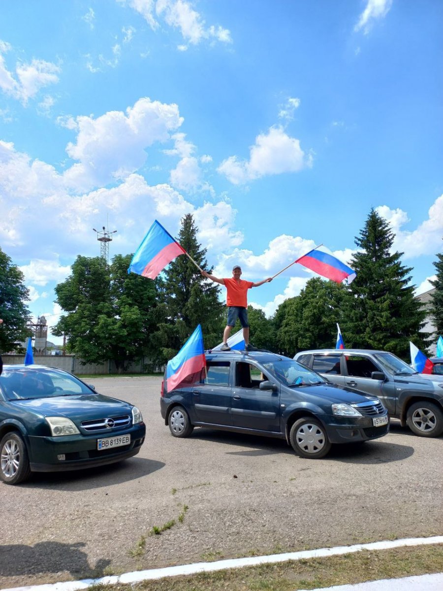 В Троицком состоялся автопробег, посвященный празднованию Дня России