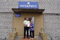 Жительница Чернухино получила новое жилье взамен полностью разрушенного в результате проведения боевых действий на территории Перевальского района.
