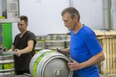 Луганский пивоваренный завод "Луга-Нова" начал производство и продажу нового сорта пшеничного пива.