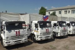 Автомобили очередного, 147-го, конвоя МЧС России доставили в Луганск в качестве гуманитарной помощи продукты питания и стройматериалы