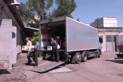 Сотрудники МЧС Республики Абхазия доставили в ЛНР более девяти тонн гуманитарной помощи.