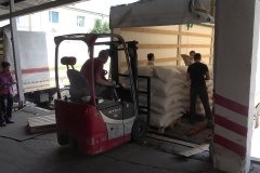 243 тонны продуктов питания и стройматериалов прибыло в Луганск в качестве гуманитарной помощи
