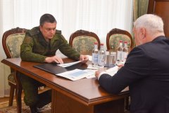 Леонид Пасечник провел рабочую встречу с Главой Республики Коми Российской Федерации Глава Луганской Народной Республики Леонид Пасечник 25 июня провел рабочую встречу с Главой Республики Коми Российской Федерации Владимиром Уйба