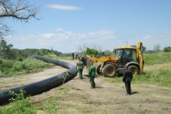 Специалисты из ЛНР и РФ меняют участок водовода под дном Северского Донца