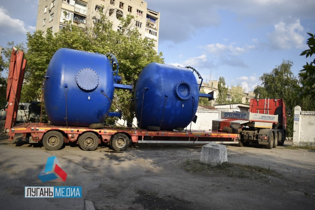 Три большие емкости для воды доставлены в Северодонецк