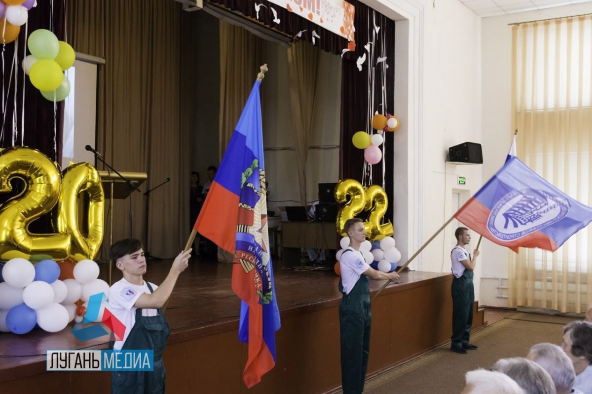 Строителей Республики наградили в честь профессионального праздника