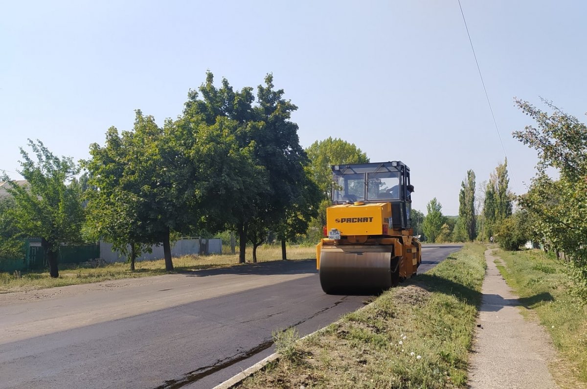 В городе Петровское ЛНР продолжаются работы по ремонту городских дорог