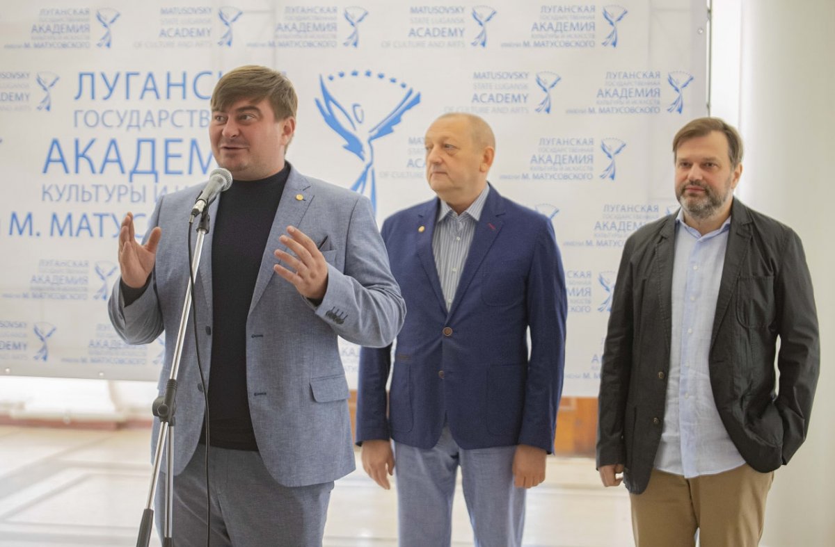 Выставка, посвященная жизни и творчеству Михаила Матусовского, открылась в рамках проекта «Наши традиции» в ЛГАКИ