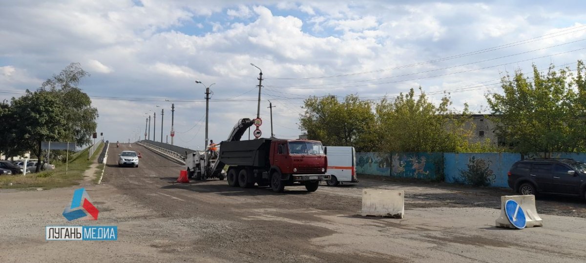 В Ровеньках, в рамках соглашения с Республикой Коми,  специалисты из РФ выполняют капитальный ремонт по улицам Ленина  и Коммунистическая.