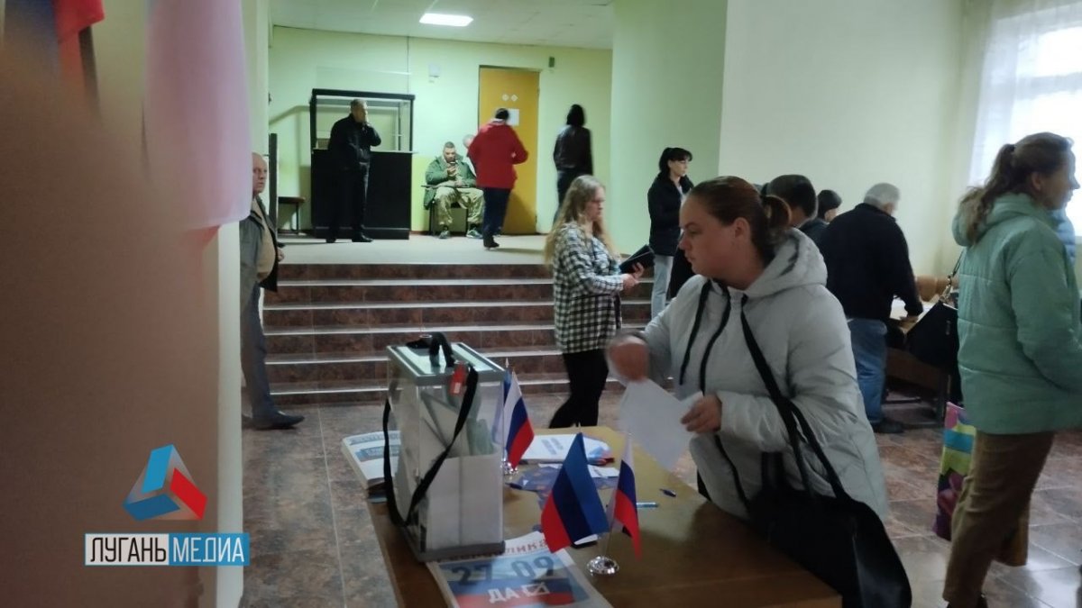 Жители Сватово принимают участие в голосовании