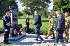 Жители Свердловска почтили память павших воинов в День Неизвестного Солдата – защитника Луганской Народной Республики