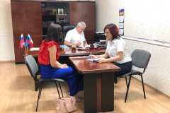 Заместитель прокурора города Красный Луч Луганской Народной Республики Басова Е.С., провела выездной приём граждан