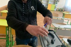 Жители Новоайдарского района 4-й день голосуют за вступление в состав Российской Федерации