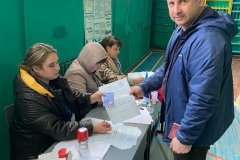 Сегодня на одном из участков отдал свой голос депутат Народного Совета ЛНР Рябушкин Игорь Николаевич.