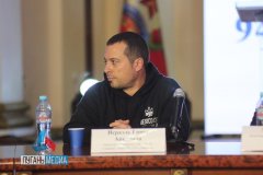 Одним из международных наблюдателей на референдуме о вхождении Луганской Народной Республики в состав Российской Федерации выступает писатель из Мексики – Исраэль Гомес Арконада.