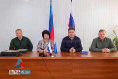В Станице Луганской наградили волгоградских специалистов, участвующих в восстановлении района