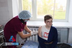 В Свердловске идет иммунизация подростков от коронавируса