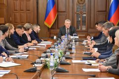 Председатель Правительства Сергей Козлов и руководители крупных предприятий обсудили конкурс «Лидеры возрождения»