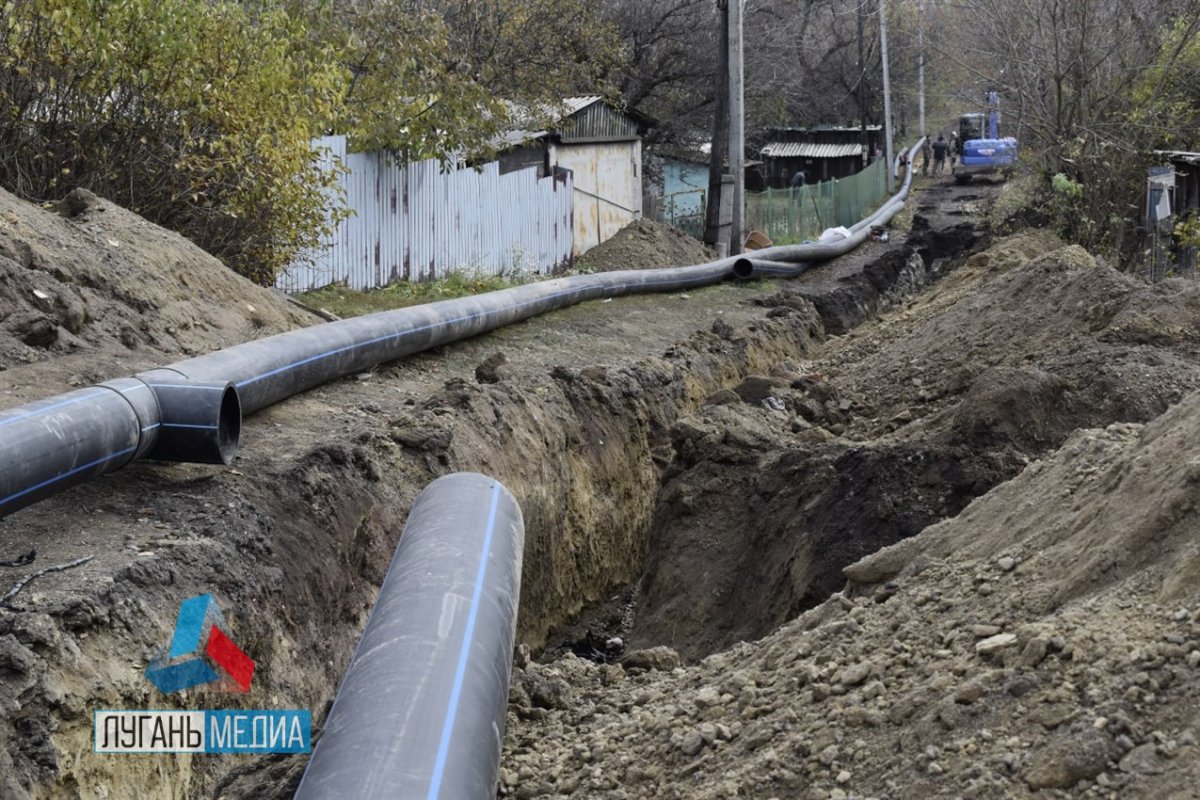 В Кировске производят работы по замене трубопровода протяженностью 800 метров