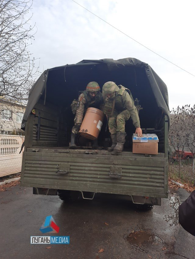 Росгвардия передала гуманитарную помощь детям из Луганского детского дома