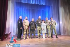 В Луганском дворце культуры прошёл концерт Олега Соловьева из Нижнего Новгорода
