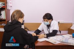 10 базовых медицинских бригад проводят профильные осмотры детей от 2 до 17 лет по всей Республике